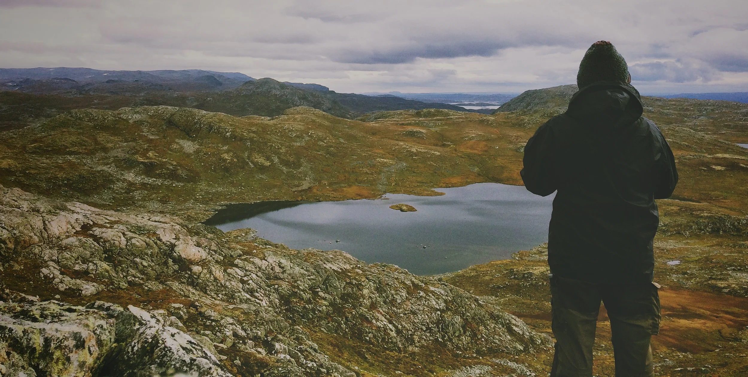 Fødalen is a valley in Norway at north of Hardangervidda.  These beautiful dramatic Norway mountain photographs were taken by hobby self taught photographer Priyank Sharad Nimje during a hiking trip in Norway.   