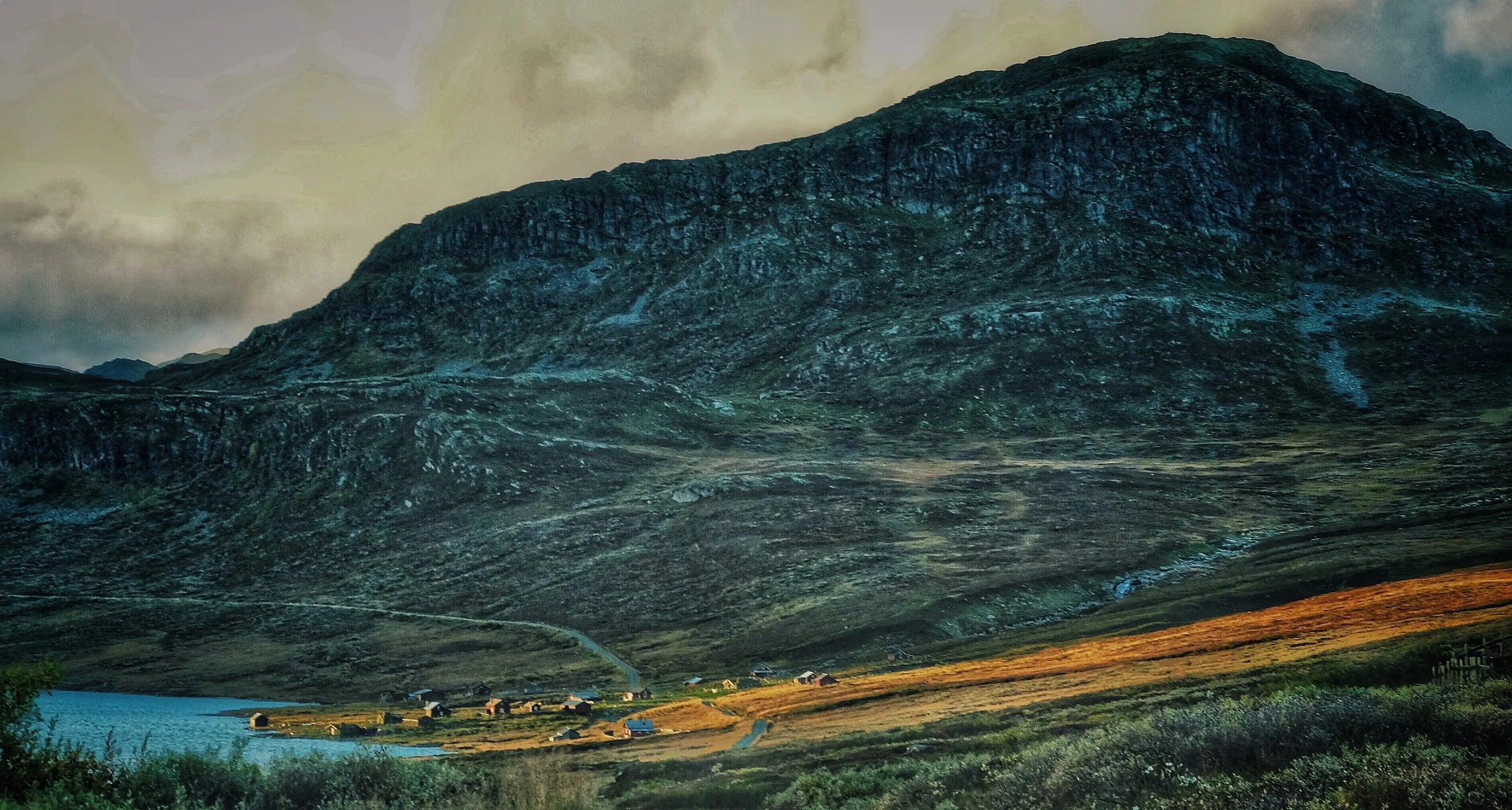  Fødalen is a valley in Norway at north of Hardangervidda.  These beautiful dramatic Norway mountain photographs were taken by hobby self taught photographer Priyank Sharad Nimje during a hiking trip in Norway.   