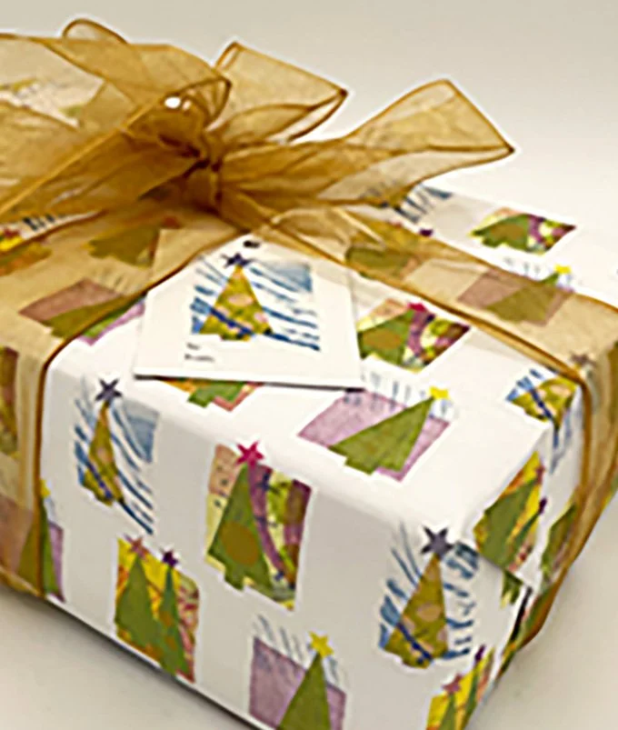 Wrap_Tree_Present_Closeup.jpg
