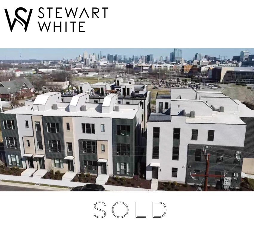 Just closed another STR investment property at 517 27th Ave. in City Heights!
This 4 bedroom townhome has panoramic views of the Nashville skyline 

#nashvillerealestate #buynashville #sellnashville #realtor #realestate #villagenashville #stewartwhit