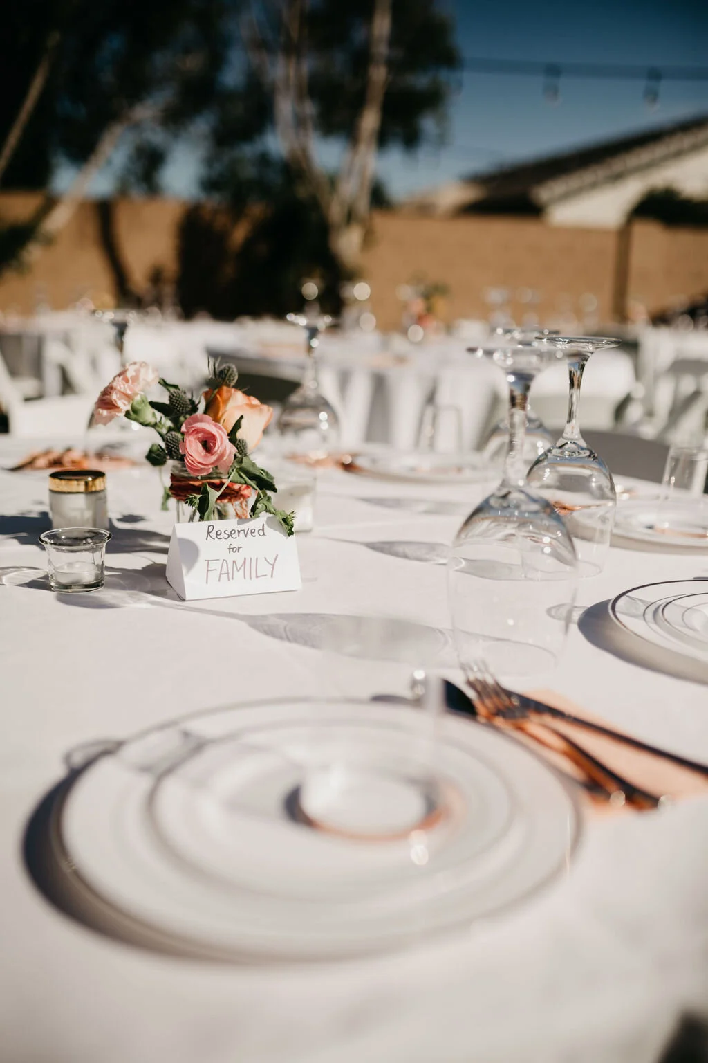 Simple reception table design