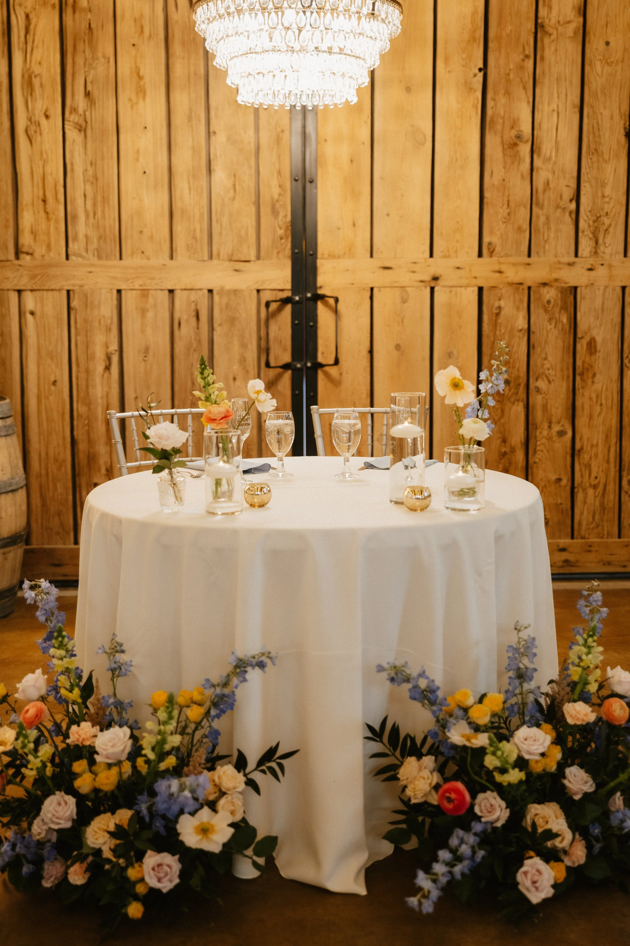 Spring Vibes Sweetheart Table