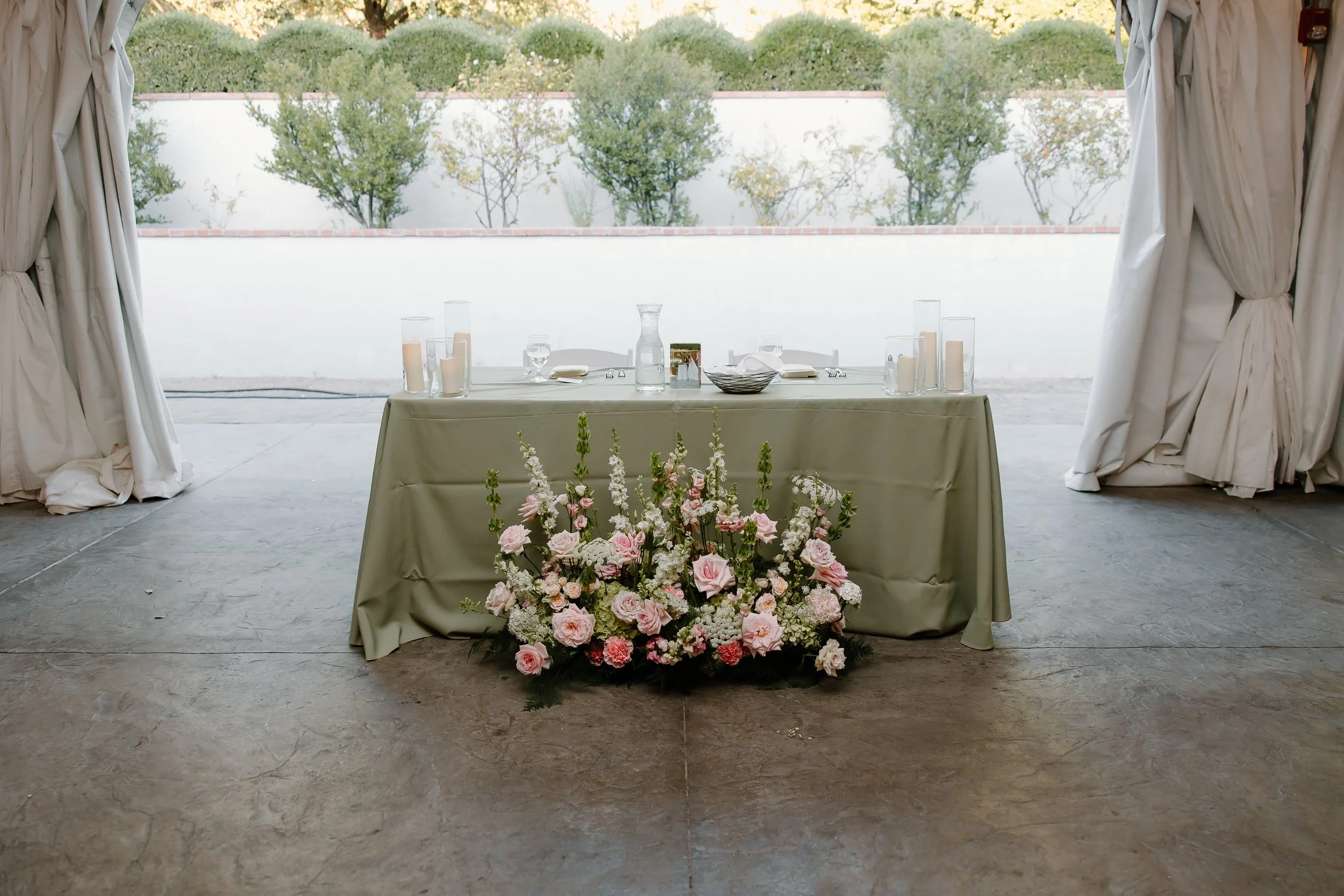 Romantic Sweetheart Table Flowers