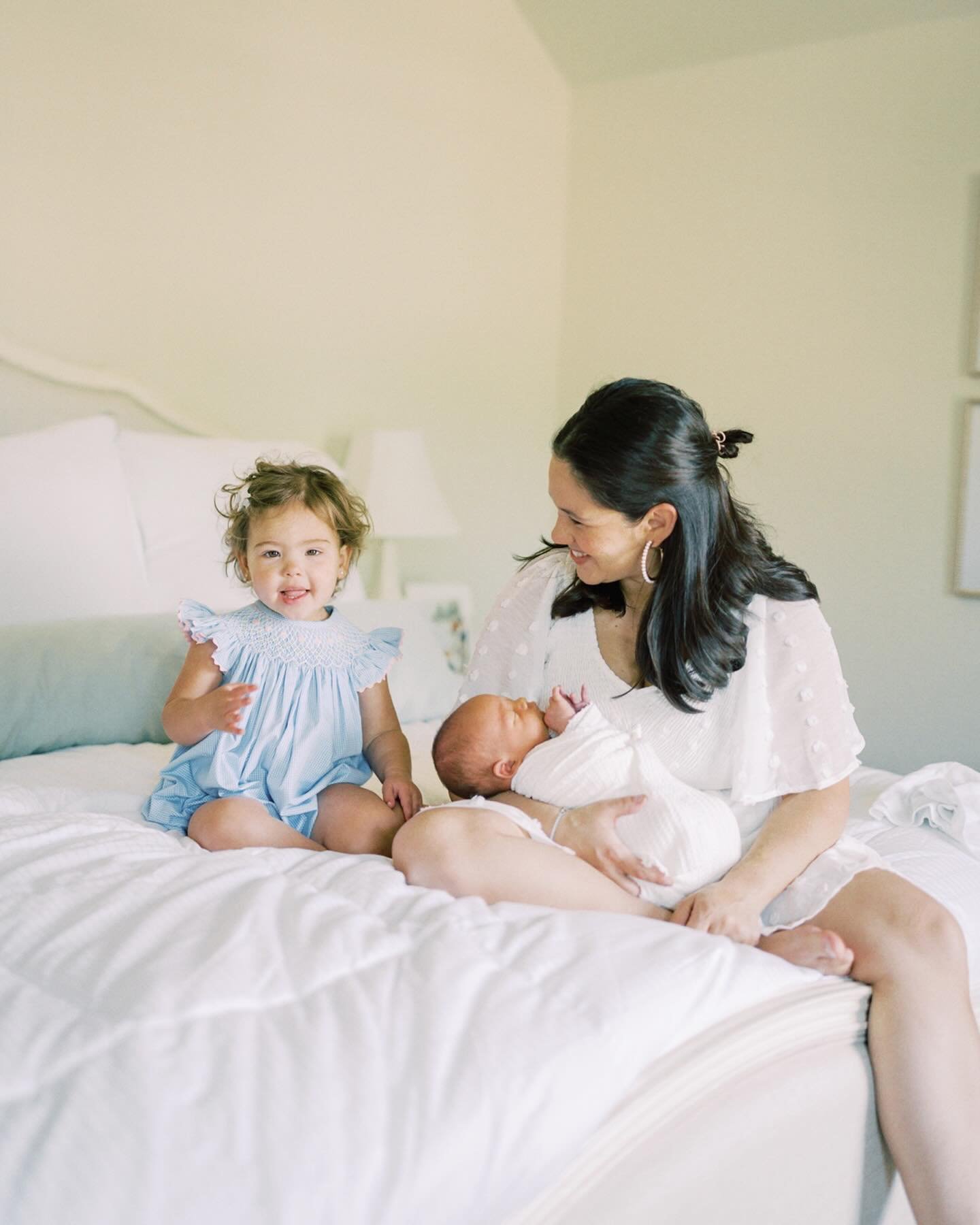 I love coming in to capture your family as you enter a newborn season. I do my best to make these as simple for you as possible. Need a dress? I have some. Want hair and make-up? We can do that. Need a minute to breathe? Let me hold your baby for you