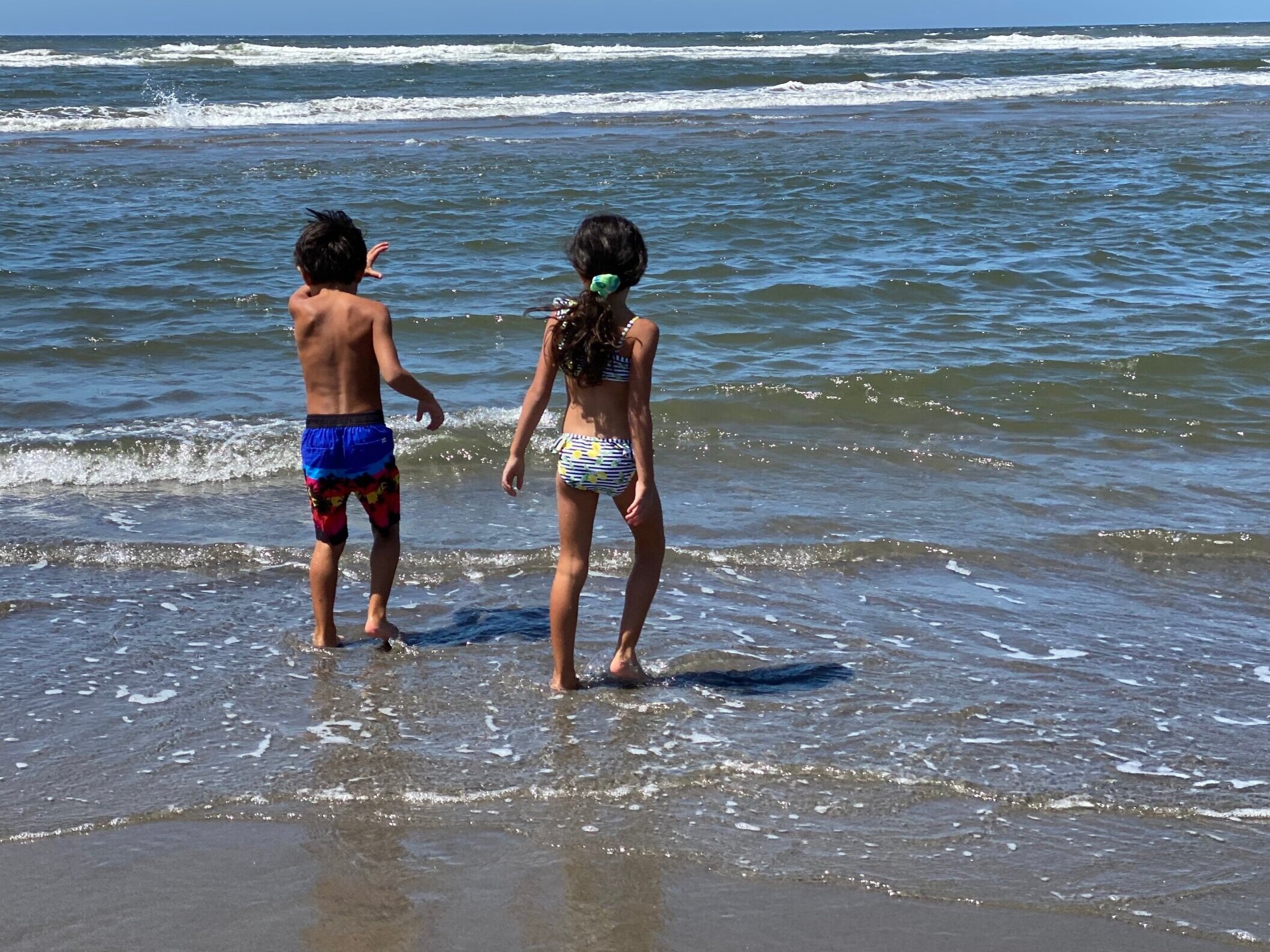 KIDS+ON+THE+BEACH.jpg