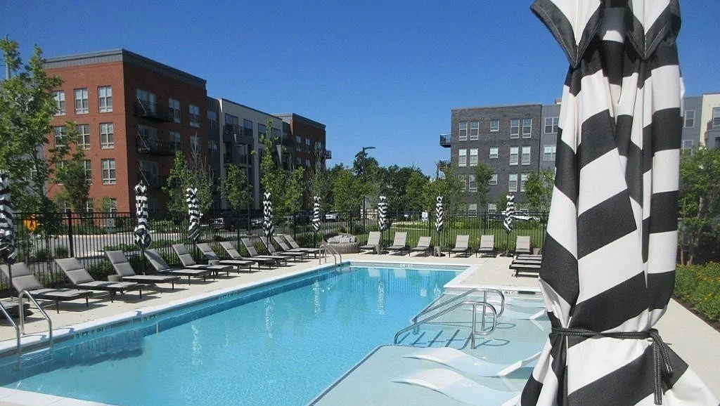 10 SWIMMING POOL.jpg