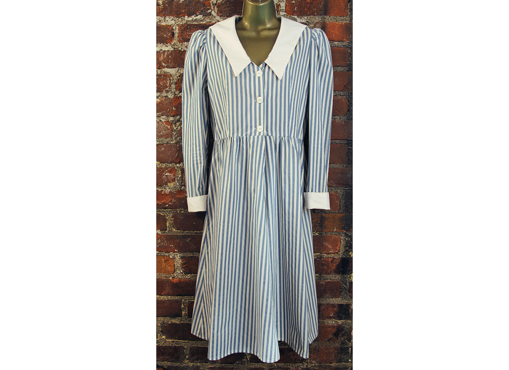 retro_striped_nurse_costume_01.png