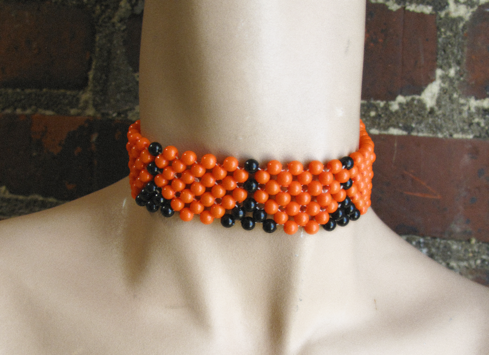 beaded_choker_orange2.png