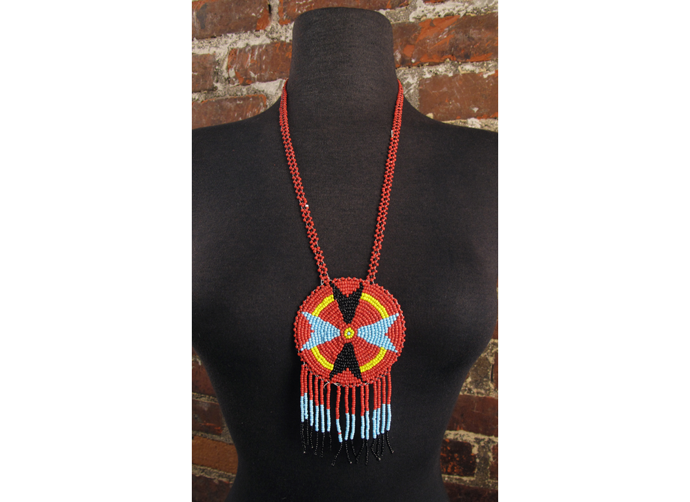 beaded_shield_necklace_01.png