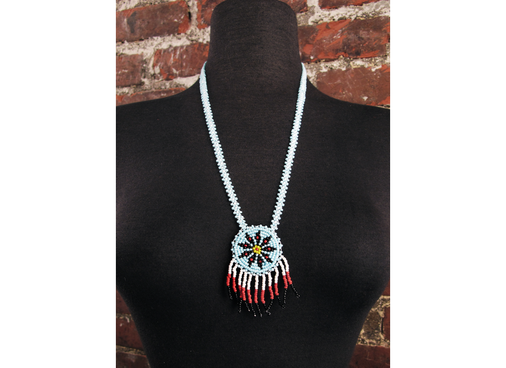beaded_shield_necklace_006.png