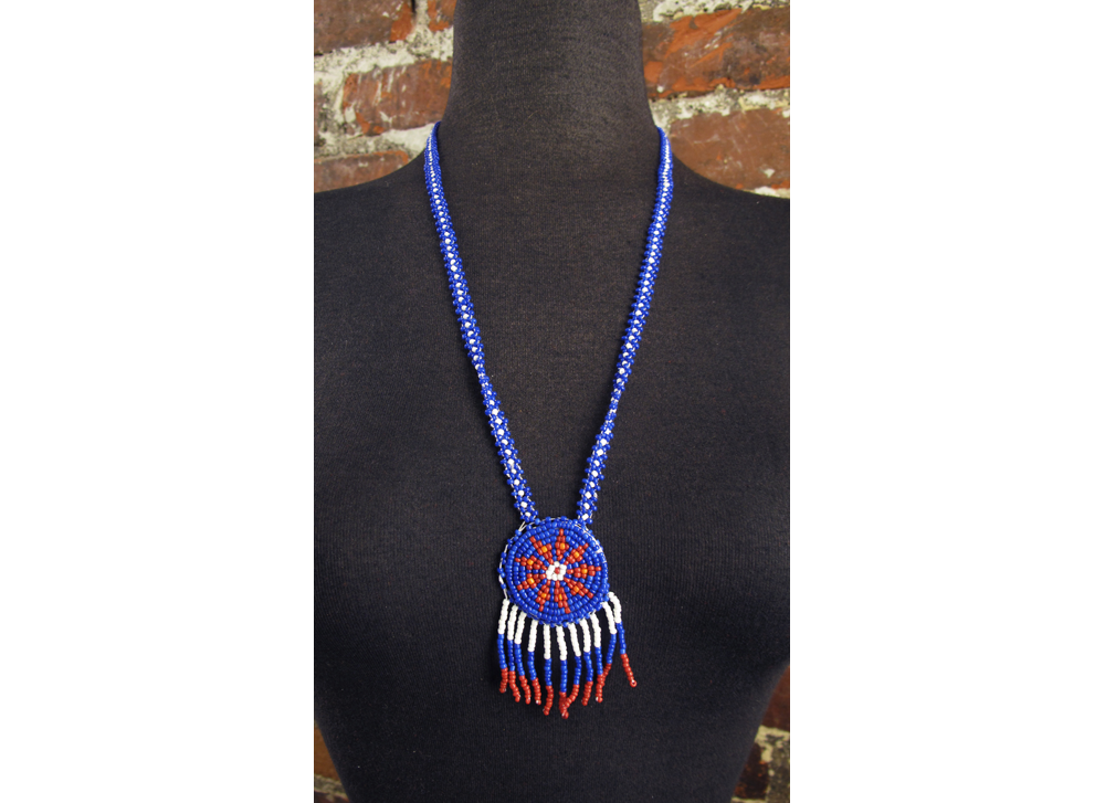 beaded_shield_%10necklace_004.png