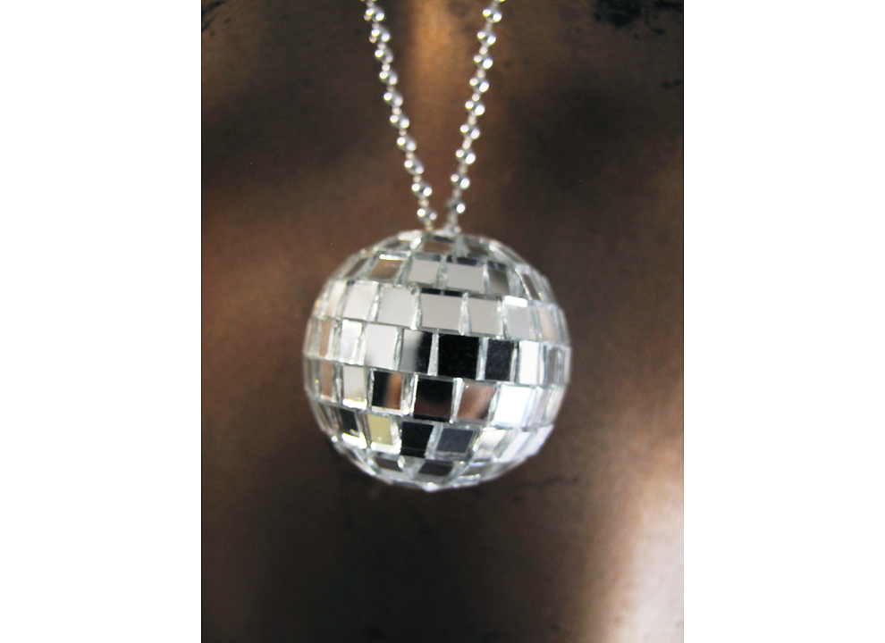 disco_ball_necklace_03.png