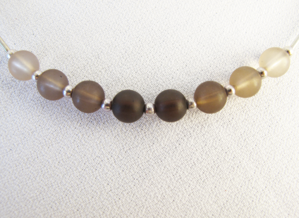 beaded_choker_brown_01.png