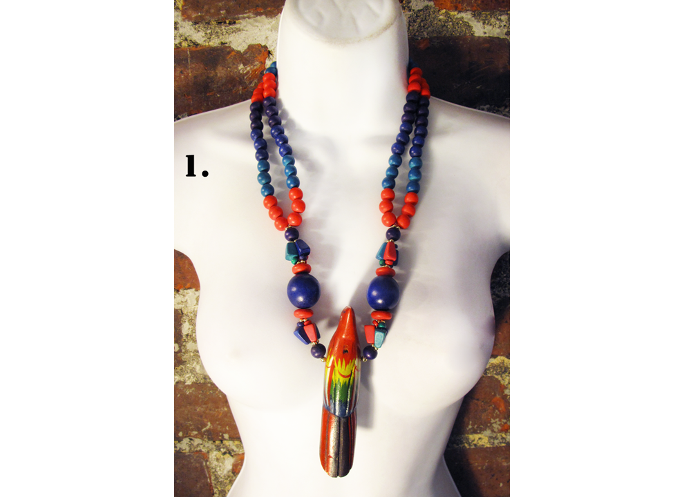 tropical_wooden_necklace_01.png
