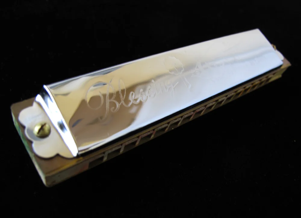 blessing_harmonica_03.jpg