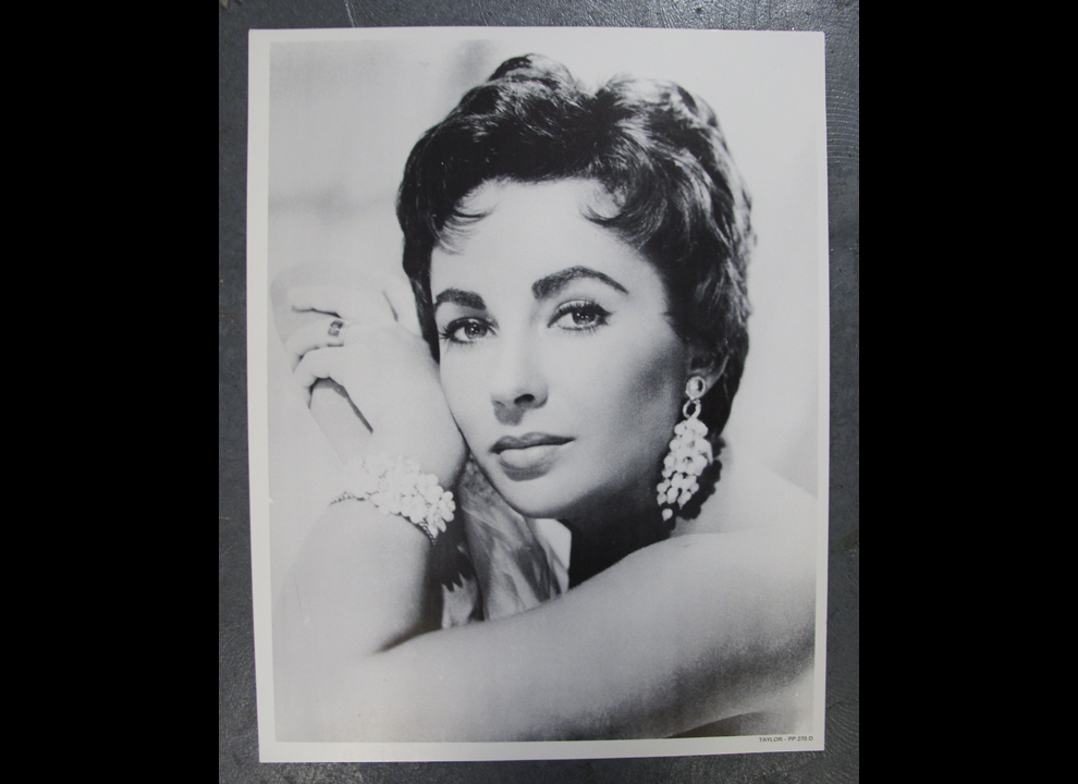 elizabeth_taylor_01 - Copy.png