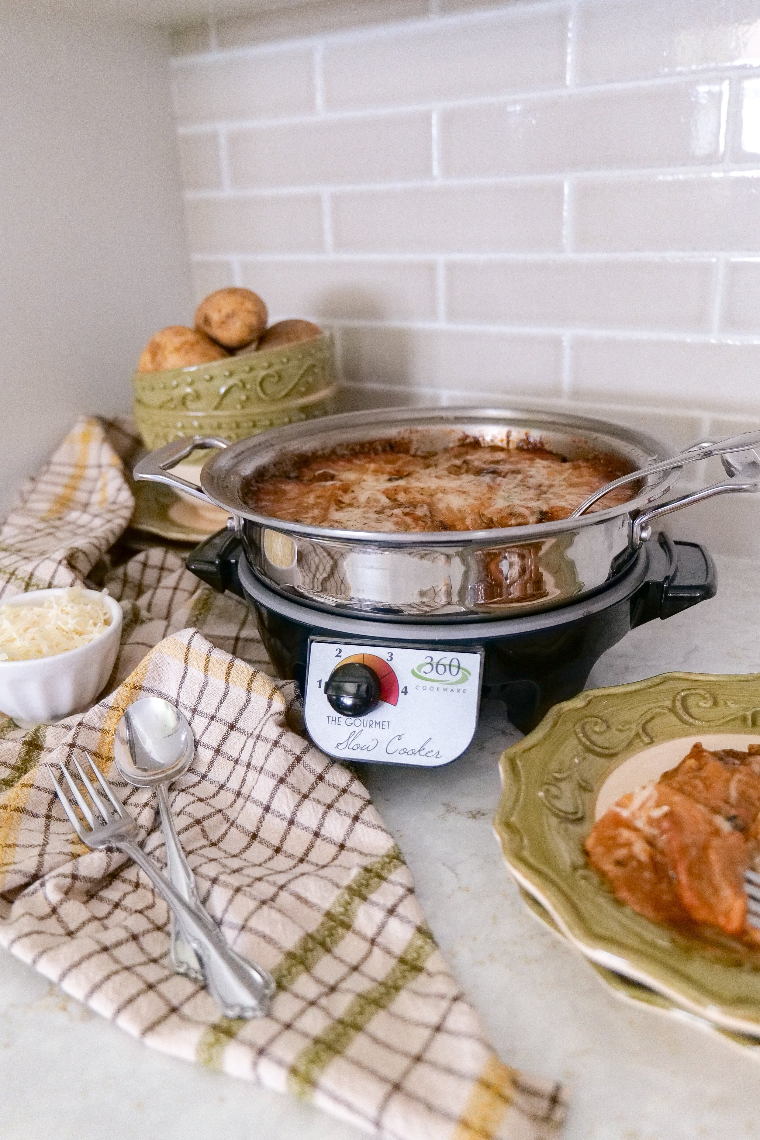 slow-cooker-scalloped-potatoes-crockpot.jpg