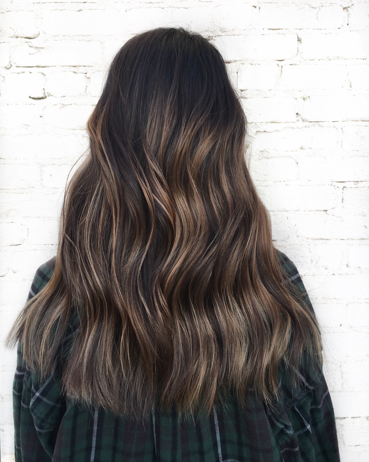 Balayage vs. Highlights: Which is Right For You?