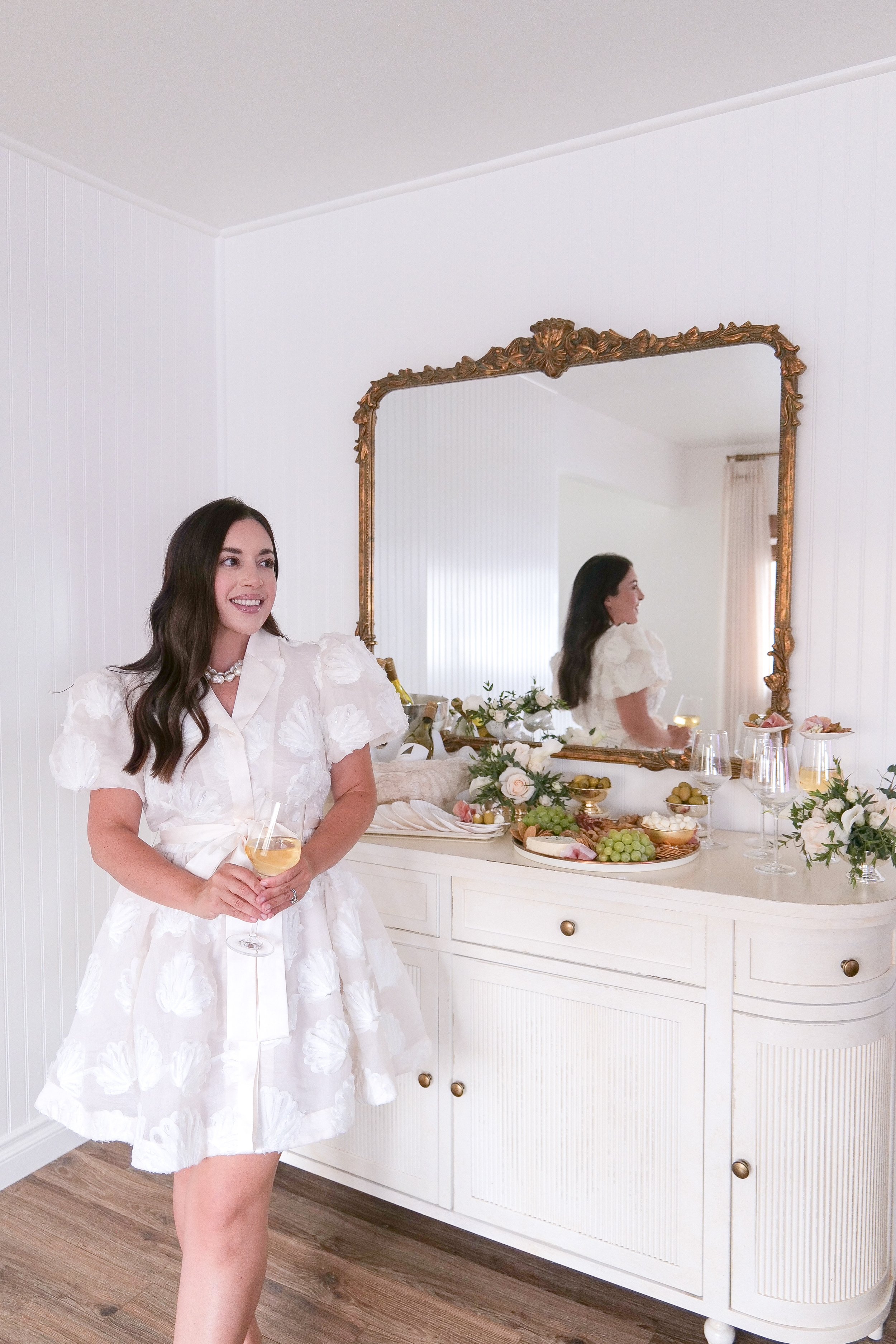 Relaxed wine tasting outfit for a coastal summer gathering