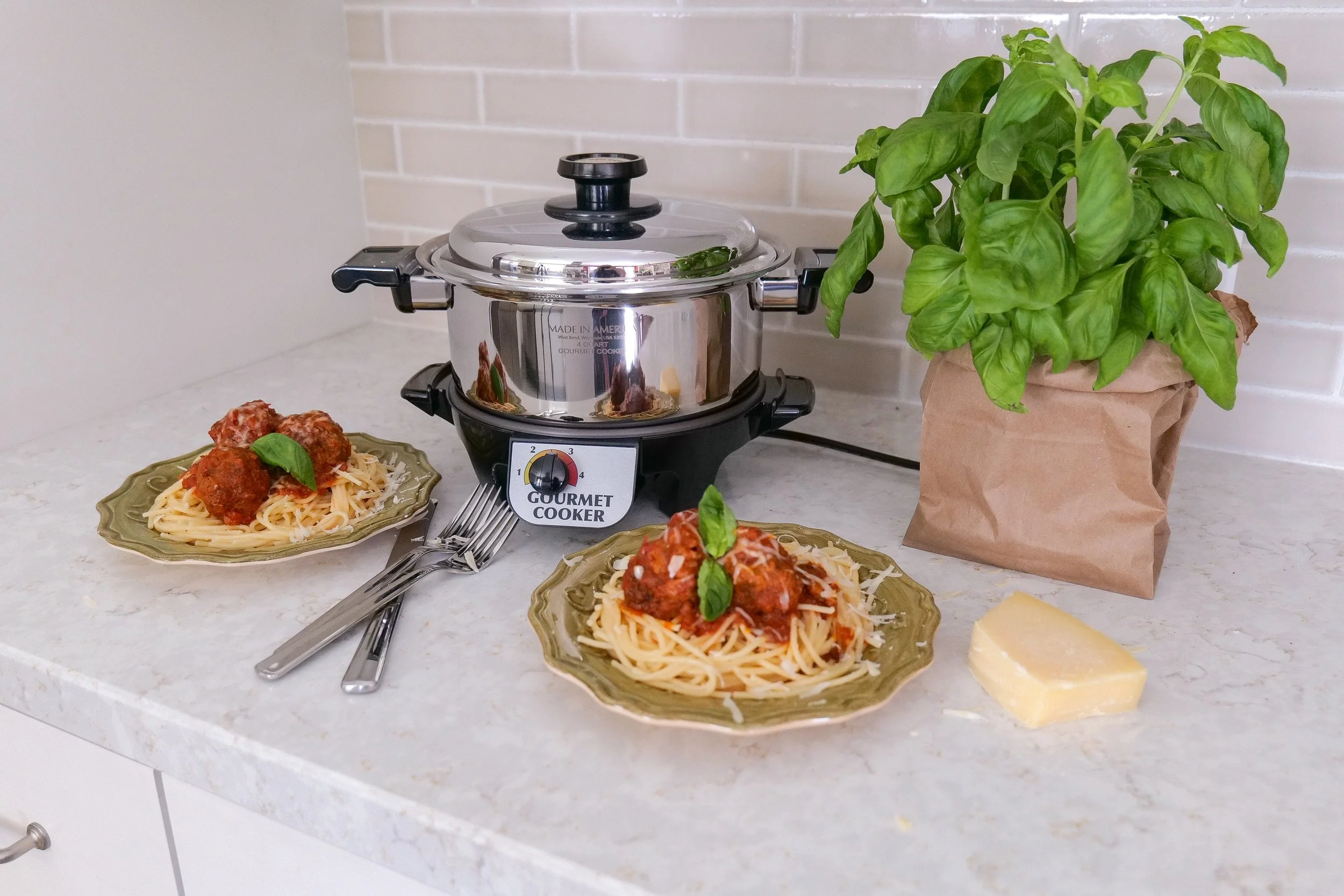 Crockpot meatballs simmering in marinara sauce for a comforting dinner