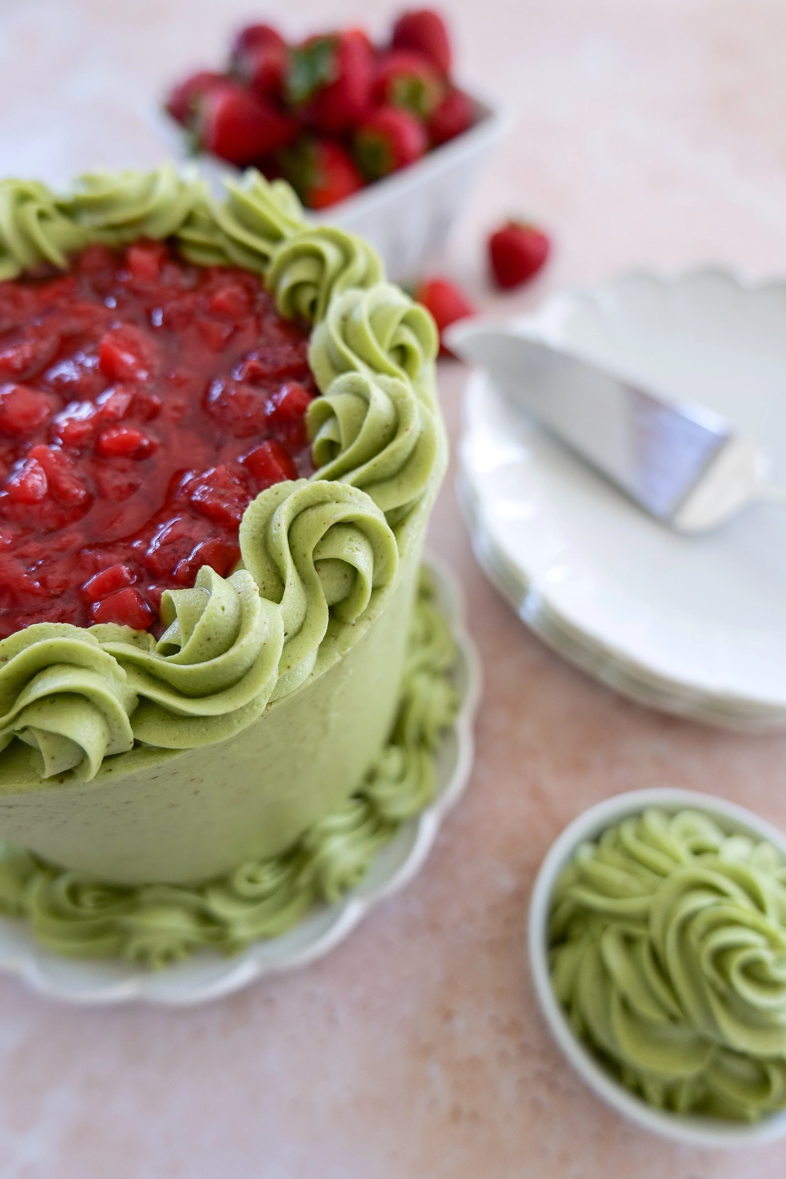 matcha strawberry cake