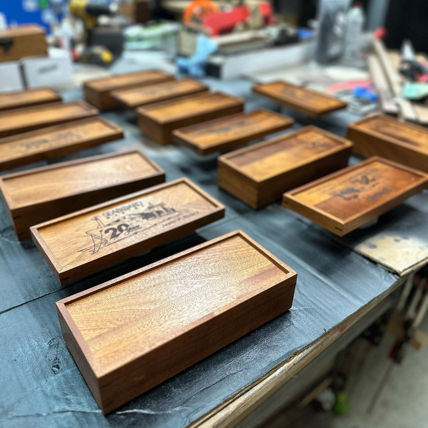 Mahogany anniversary boxes have been engraved and finished with couple of coats of lacquer.. Next is to add hardware, deliver and of course get paid 😂! #mahogany #anniversarygift #boxes #personalized #personalizedgifts #engraved #engravedgifts