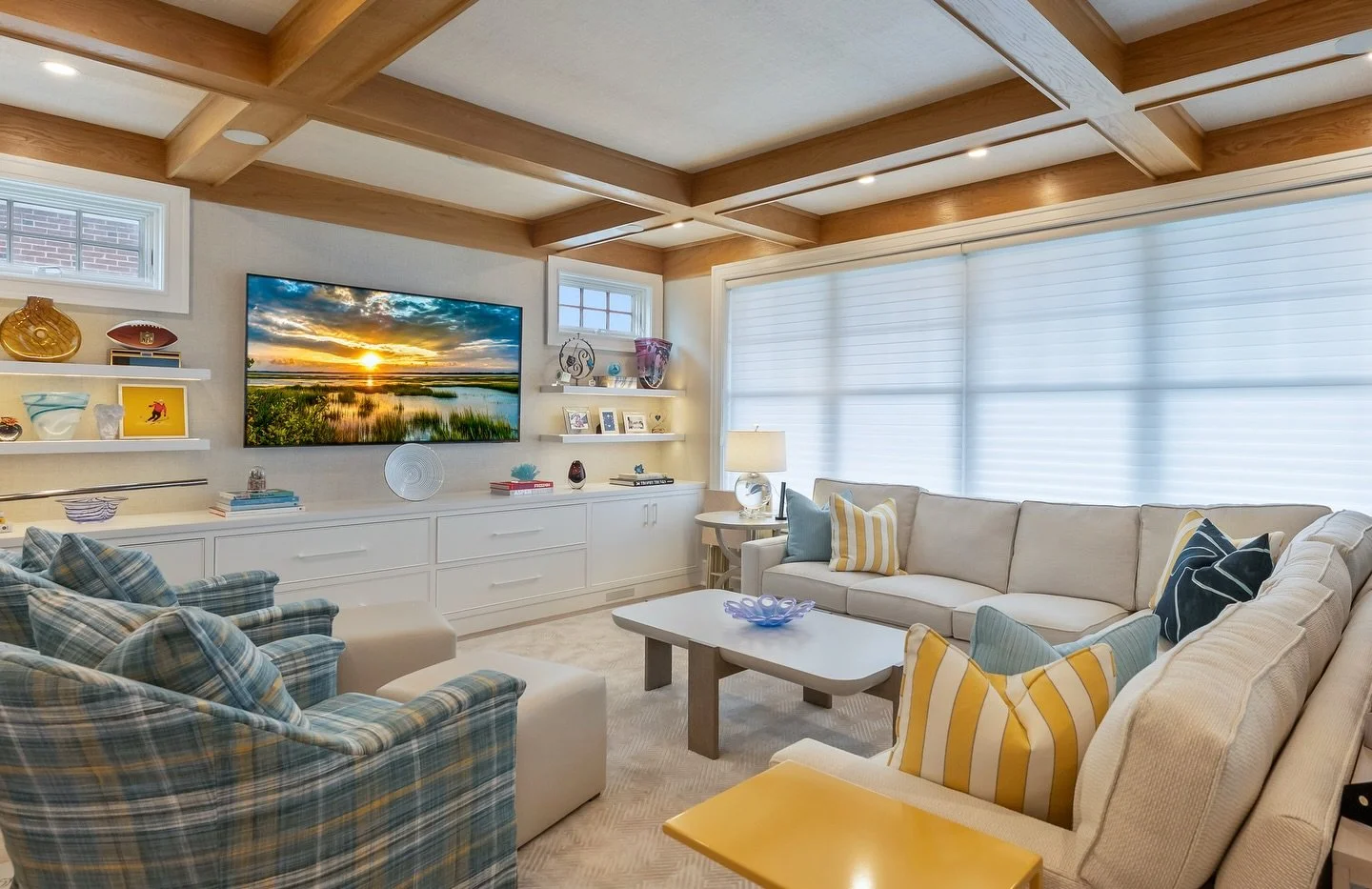 A timeless palette, natural textures, and curated pops of color make these spaces perfect for everyday living and effortless entertaining ✨