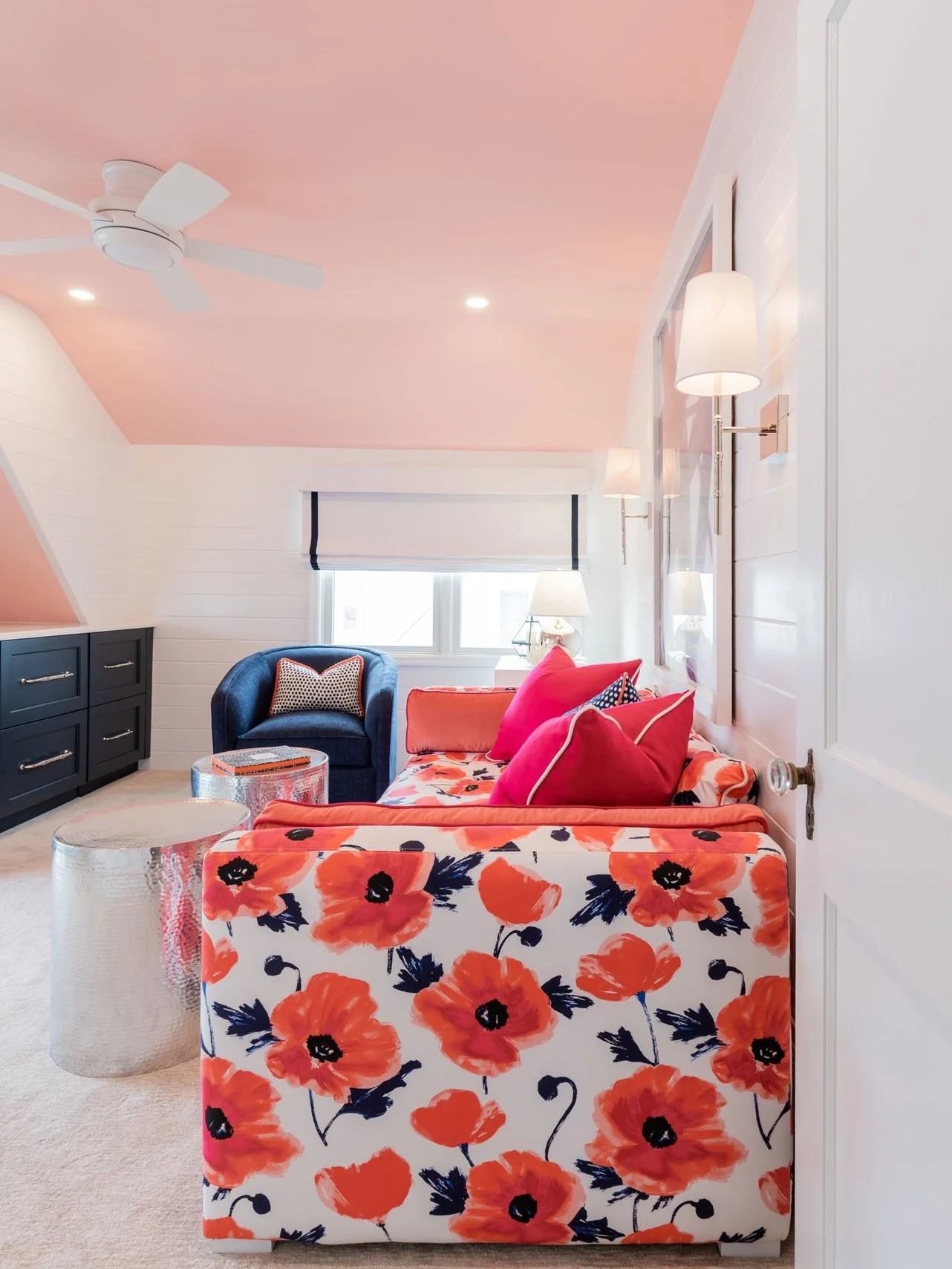 Roses are red, violets are blue, good design is intentional&hellip; and so is loving what you come home to. This Valentine&rsquo;s Day we&rsquo;re celebrating spaces that feel warm, personal, and a little bit swoon-worthy. Because the best kind of lo