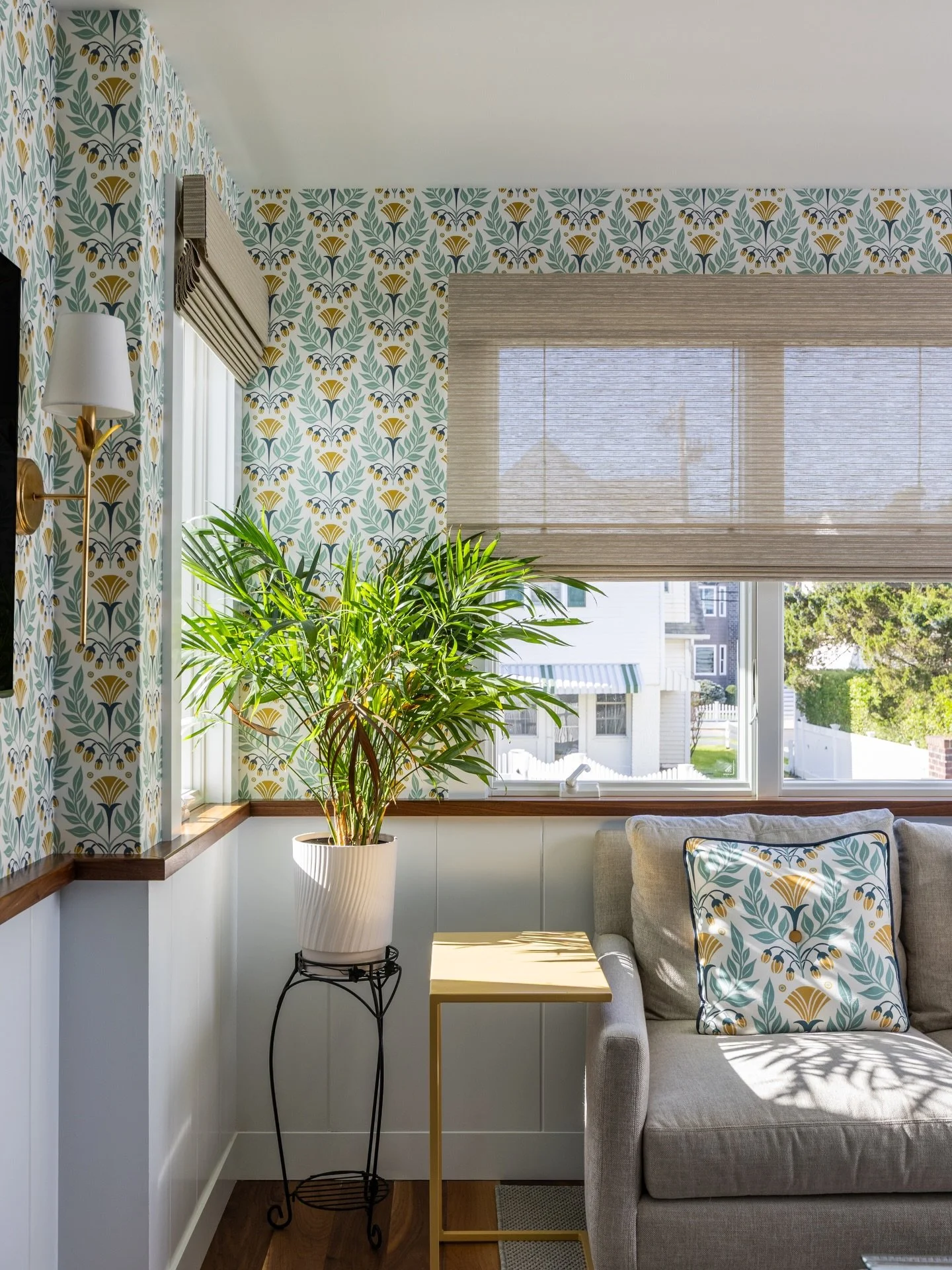 Feeling lucky 🍀✨Rich emeralds, playful pops of green, and just the right amount of bold 💚🌈 These spaces prove color can be fun, fresh, and totally elevated all at once. 
Interiors: @associateddesignstudio 
Photography: @benhalephoto 
Cabinetry: @r