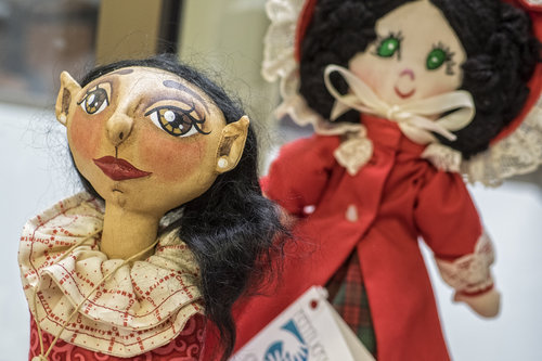 dolls.jpg