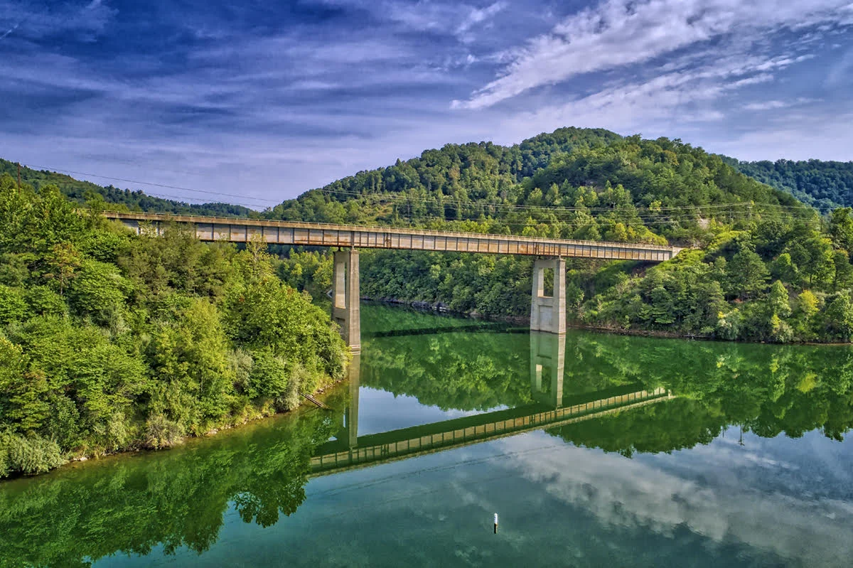 carr creek lake.jpg