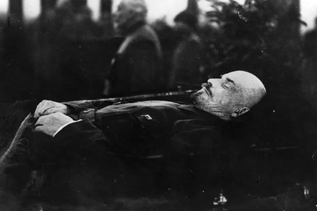Lenin lying in state, 1924 (Getty Images)