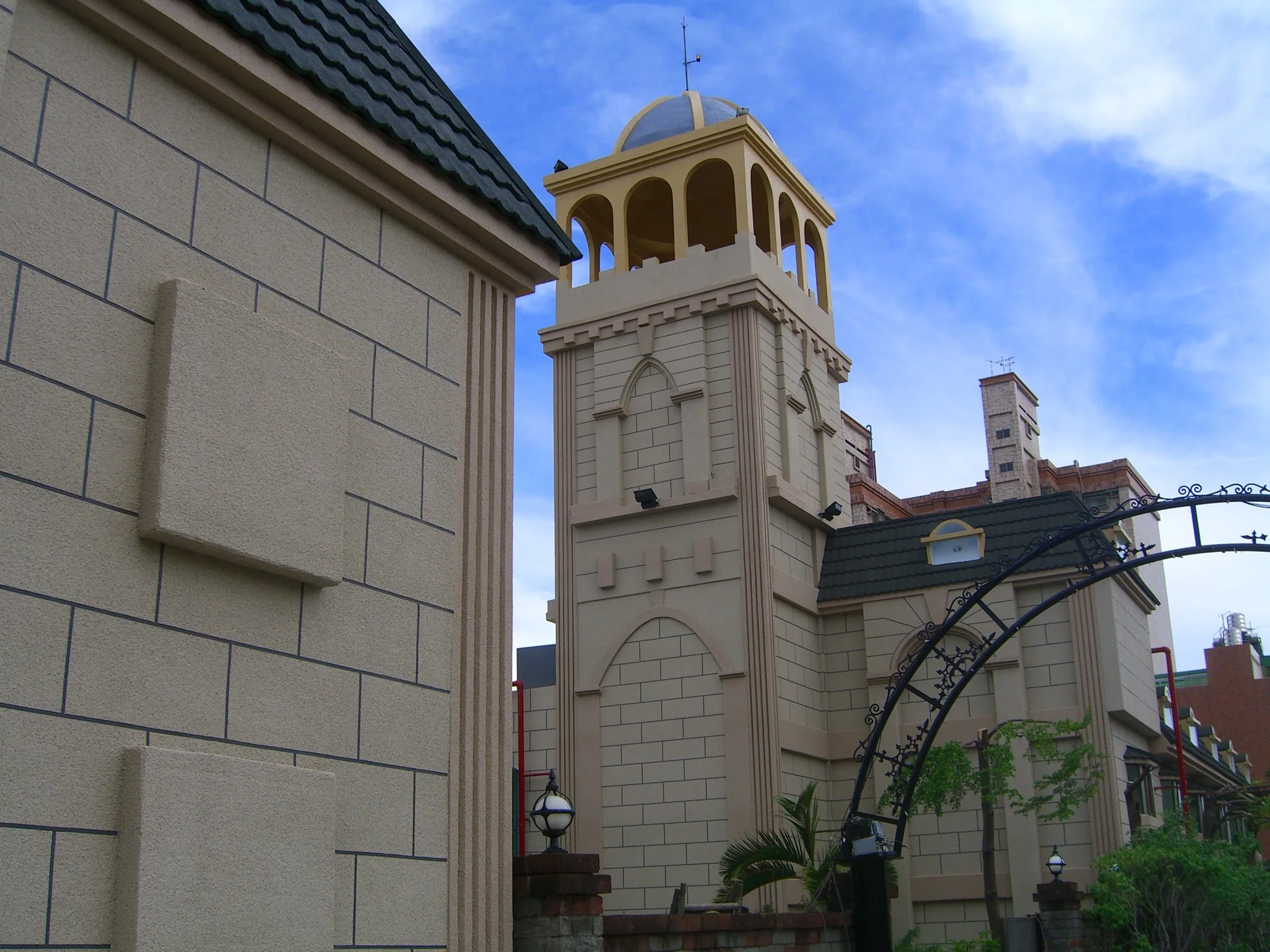 客萊頌汽車旅館 Moderneast