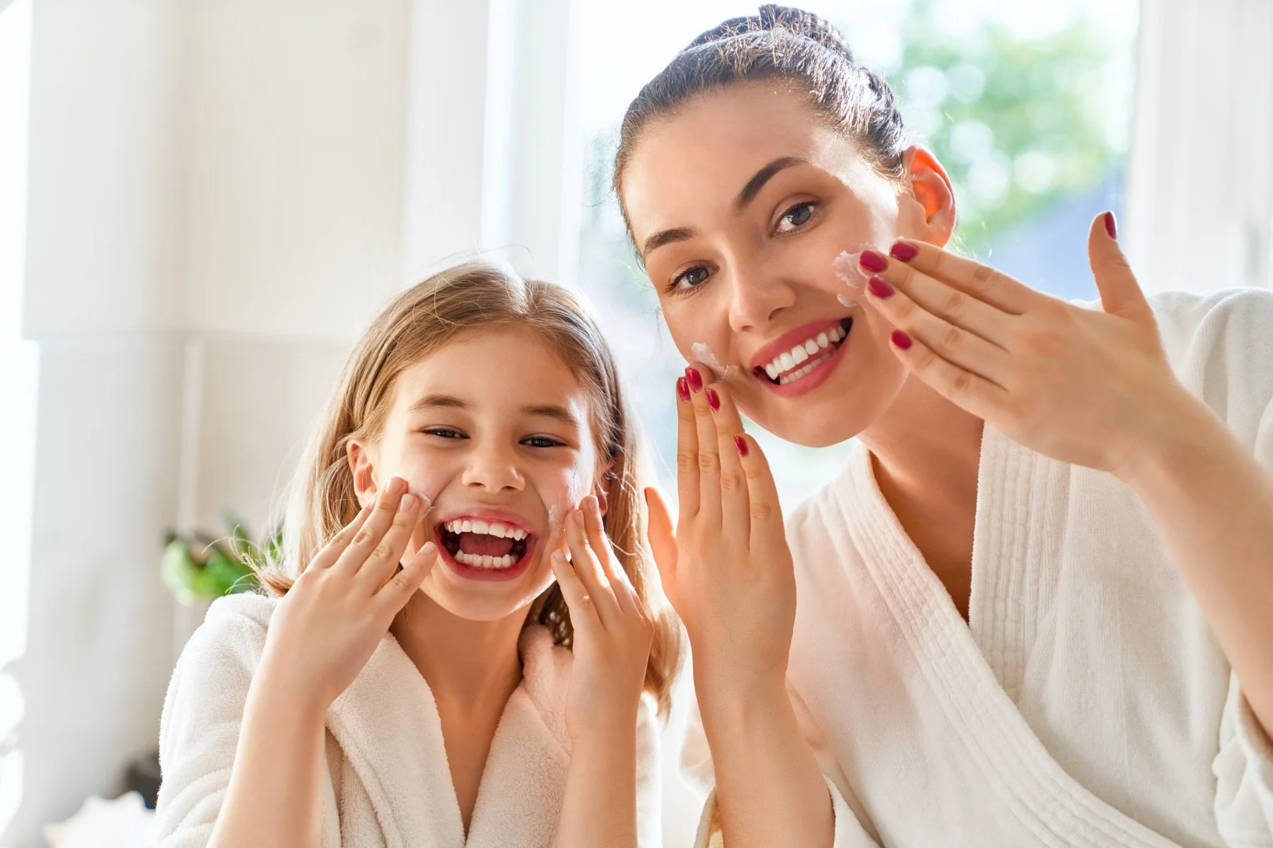 The importance of cleansing your skin and treating your mum to a pamper session!