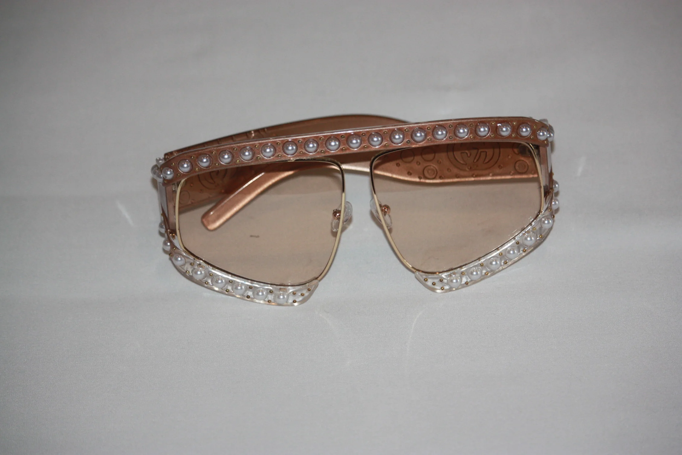 Pearl Rim Shades