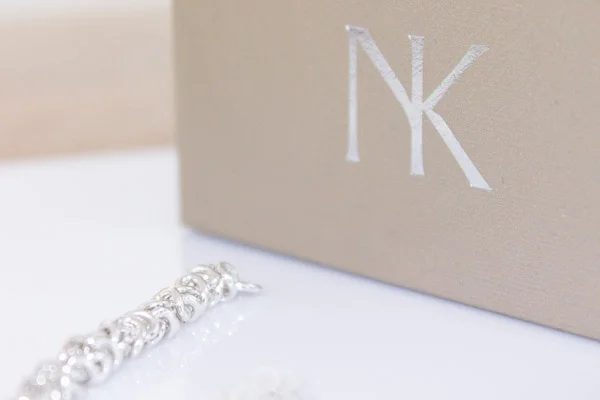 nk-knoedelkette-silber-schachtel.jpg