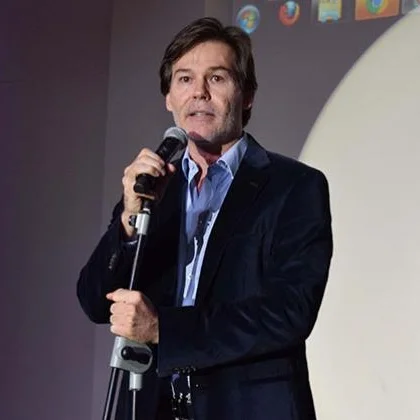 alejandro-gerente-de-la-noche.jpg