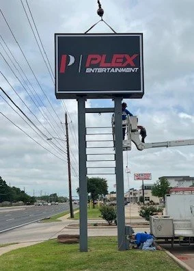  Plex Entertainment 