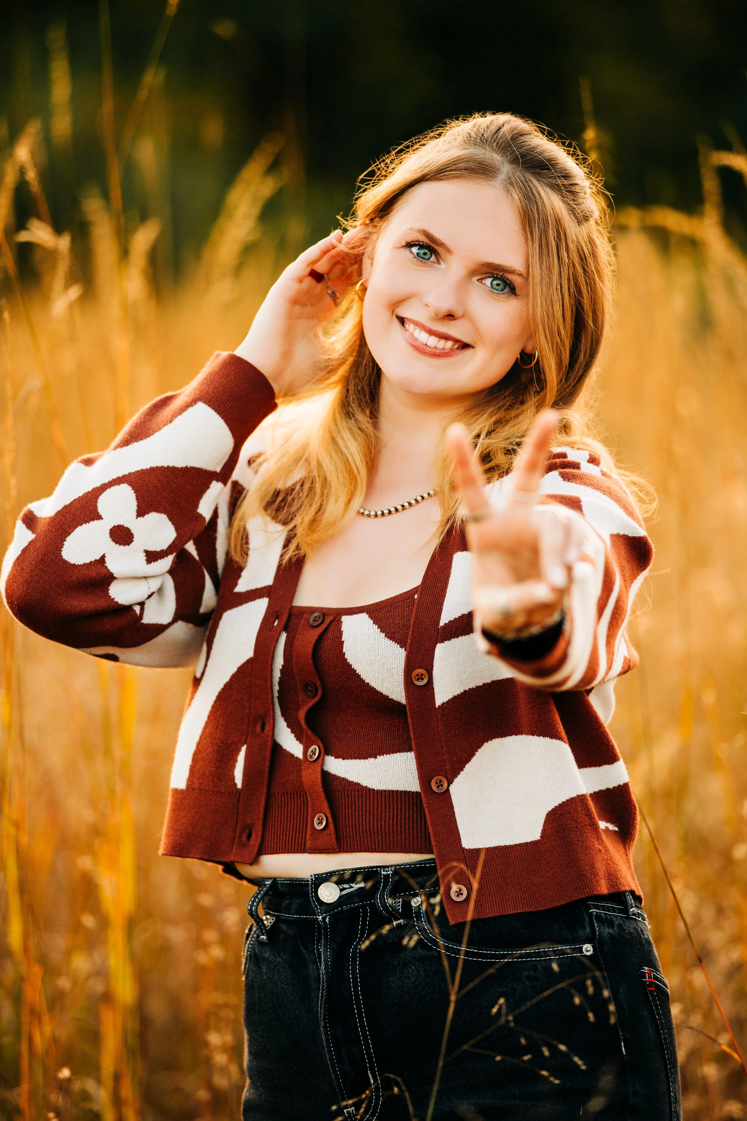 How Many Outfits Should You Bring For Senior Pictures?