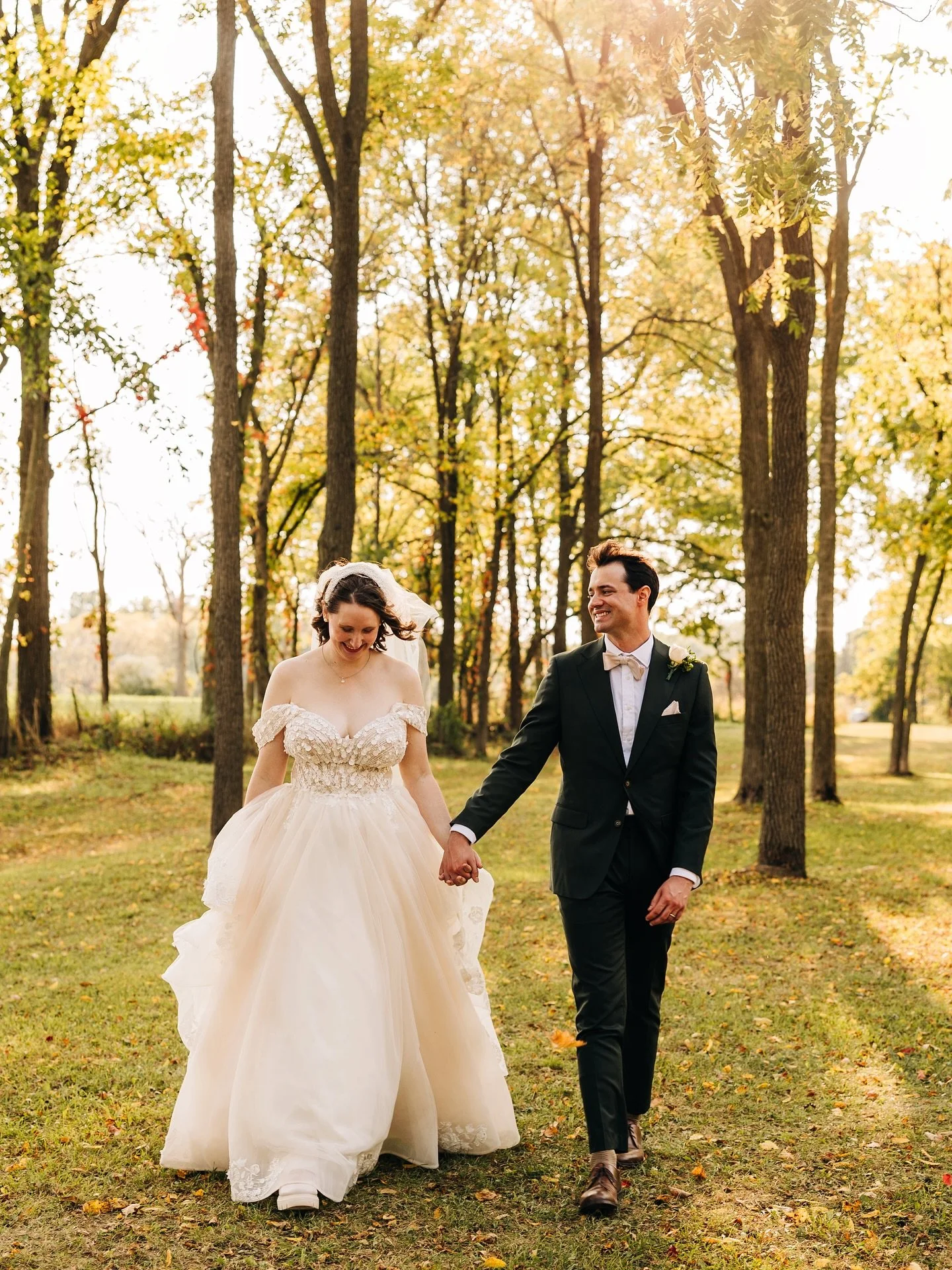 I still have so many beautiful days to share from last year due to my posting hiatus so let&rsquo;s start with Emily &amp; Ben!! 🦢☁️🧺

Emily &amp; Ben&rsquo;s wedding was so unique in the absolute best way possible! After their quiet morning of get