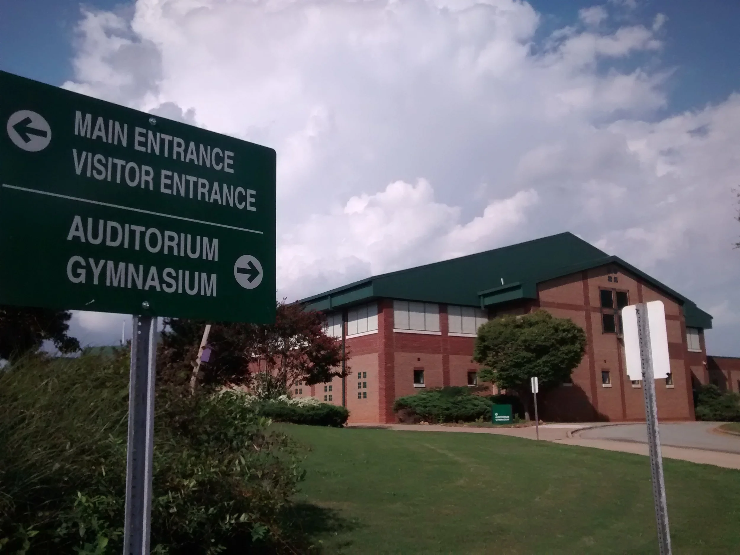 East_Chapel_Hill_High_School_with_sign.jpg