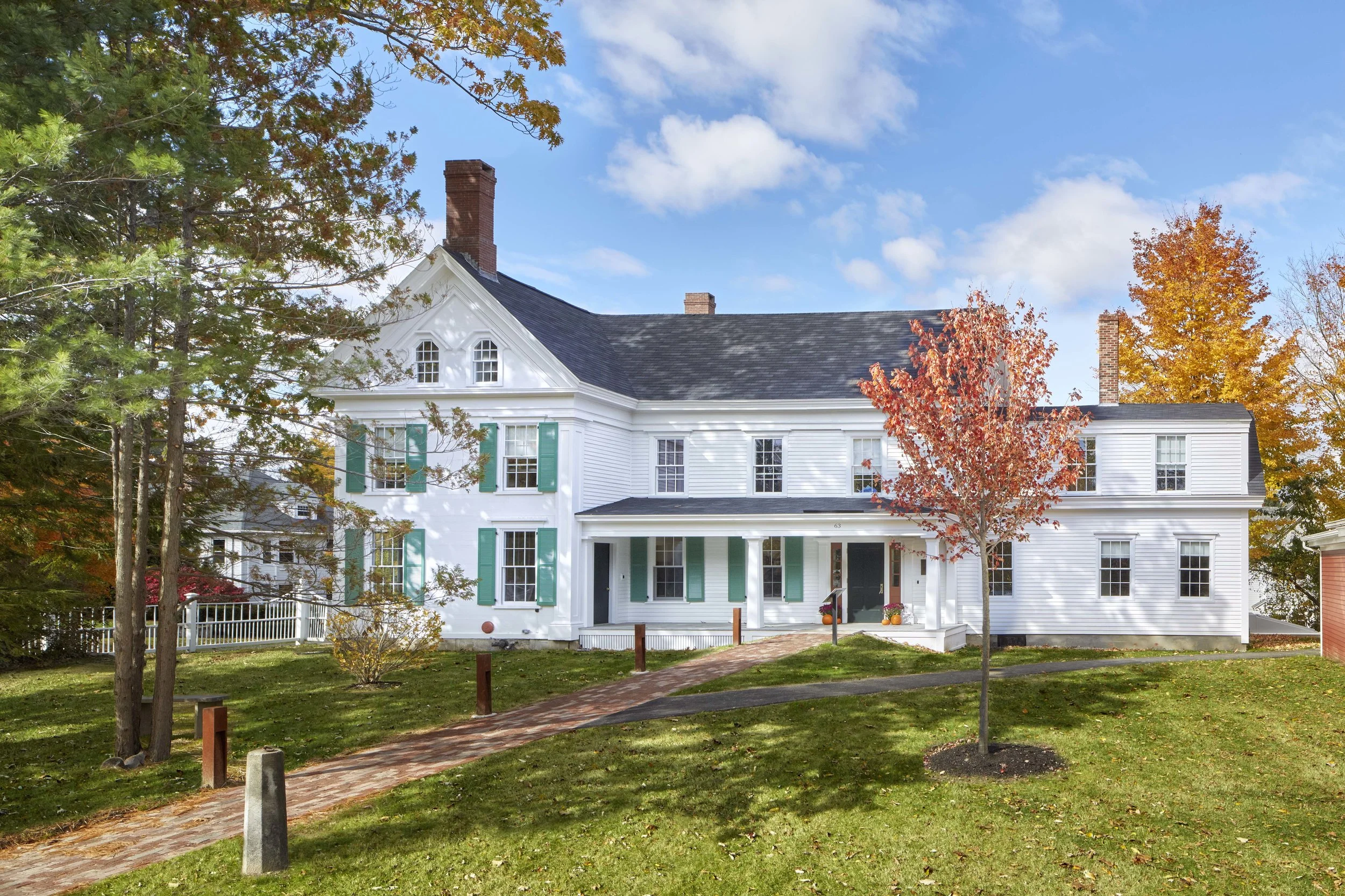 The Harriet Beecher Stowe House in Brunswick, with its original windows. Adding interior storms would be less costly and about the same level of effectiveness as replacement windows. Photo: David Kurtis