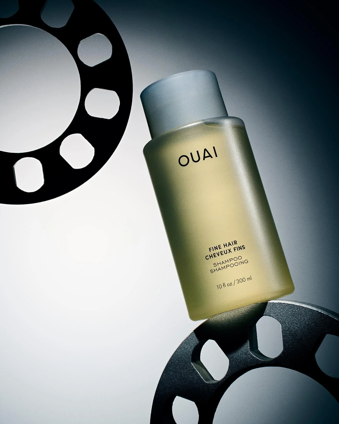 OUAI shampoo 

#stilllife #beautyphotography #beautyproduct  #stilllifephotography #stilllifephotographer
