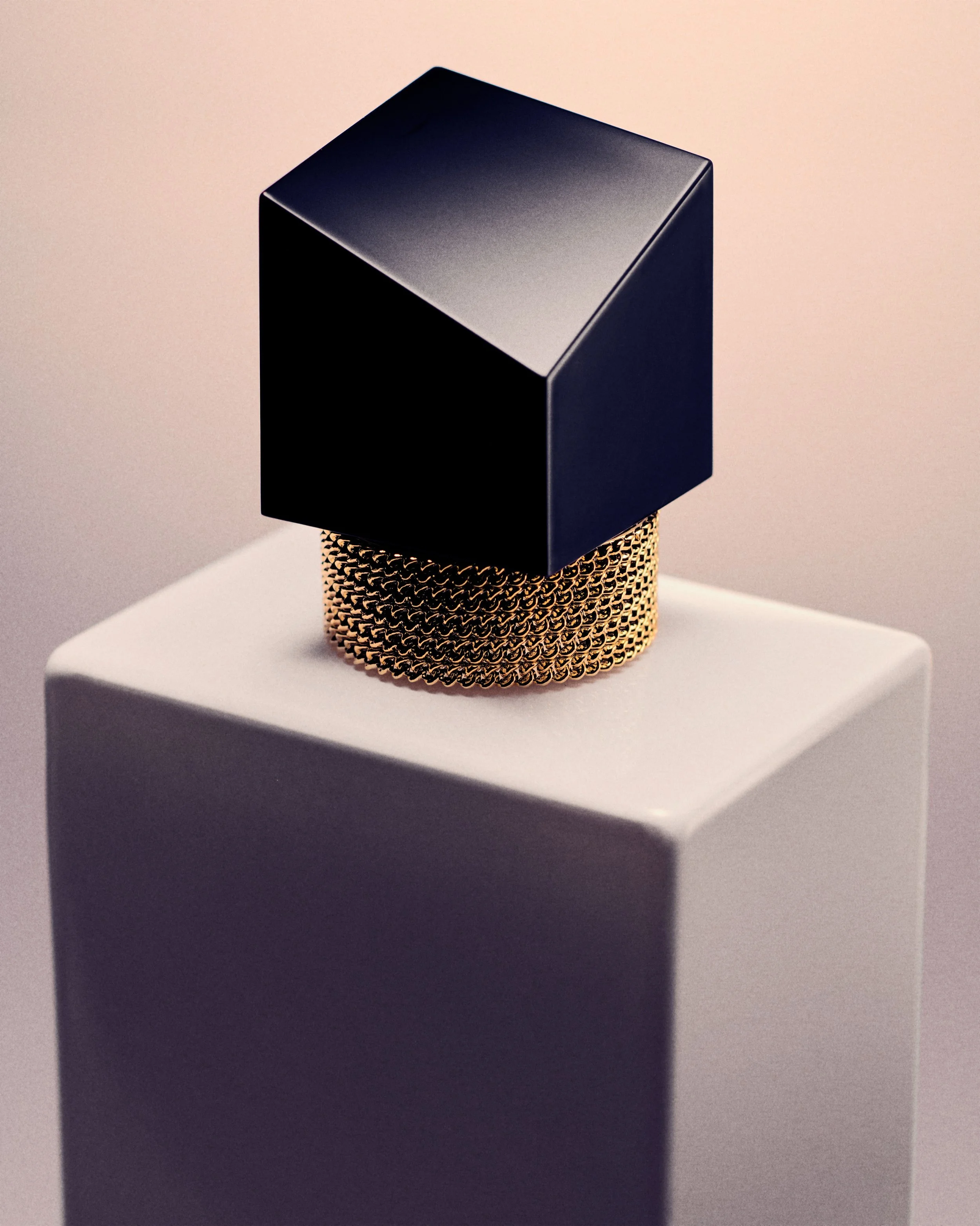260410_YSL_Fragrance_04.jpg