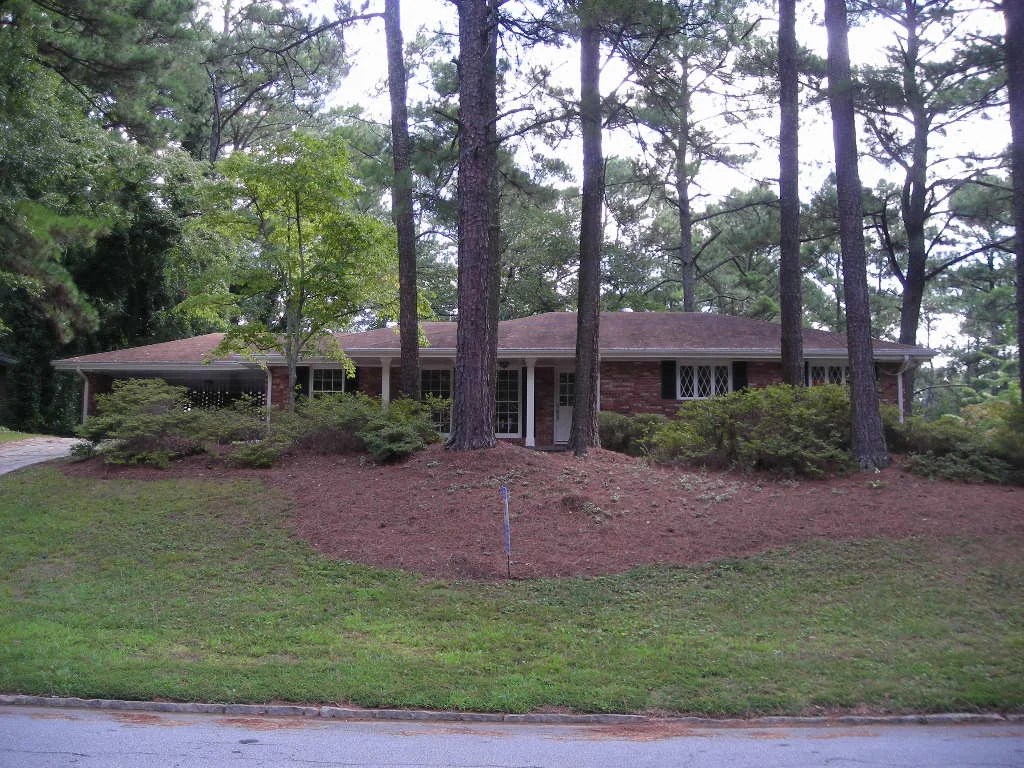 Front of house2.jpg
