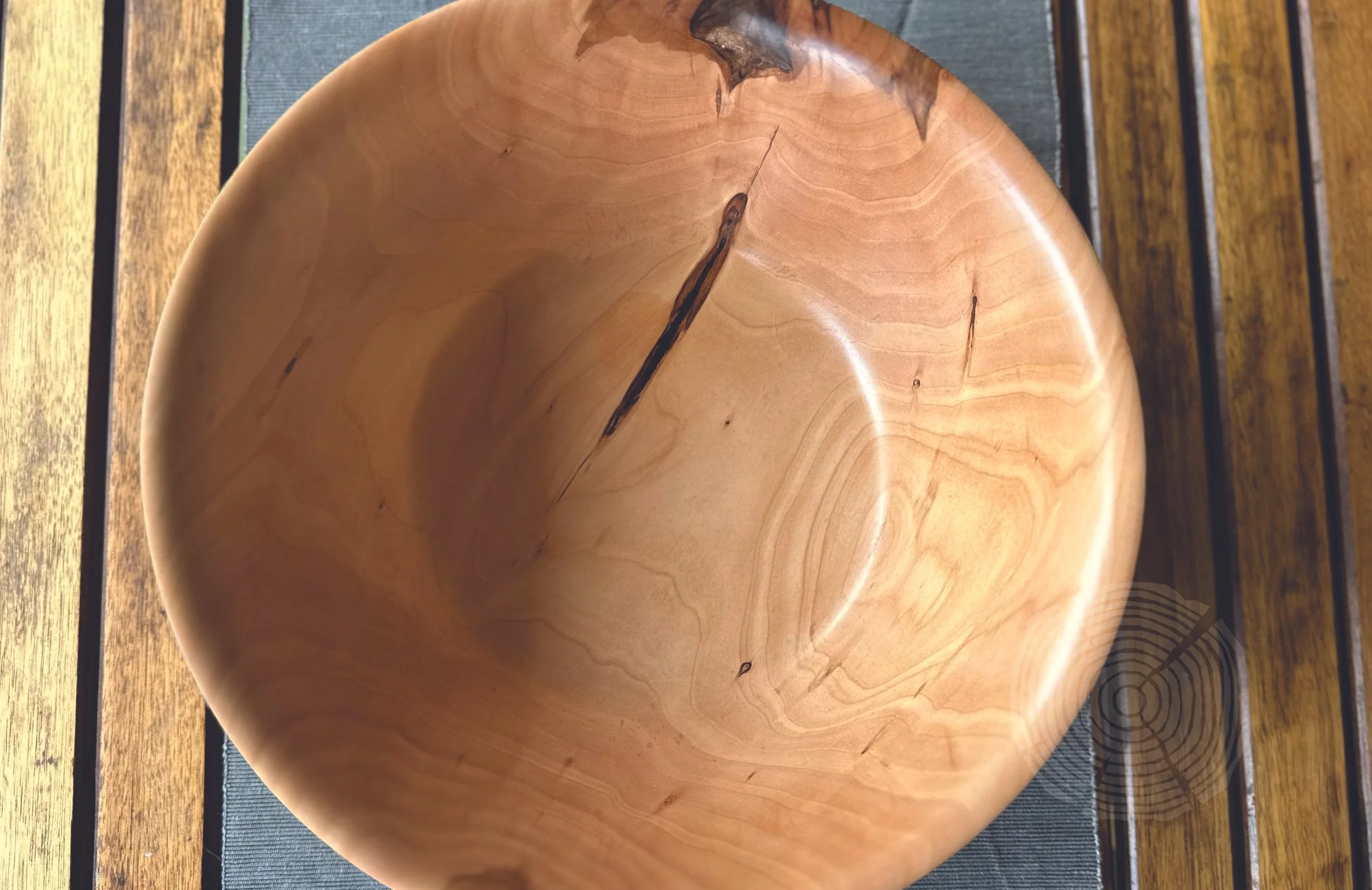 2025.0512-04 Apple.Bowl.Med-Large.VShape-2.jpg