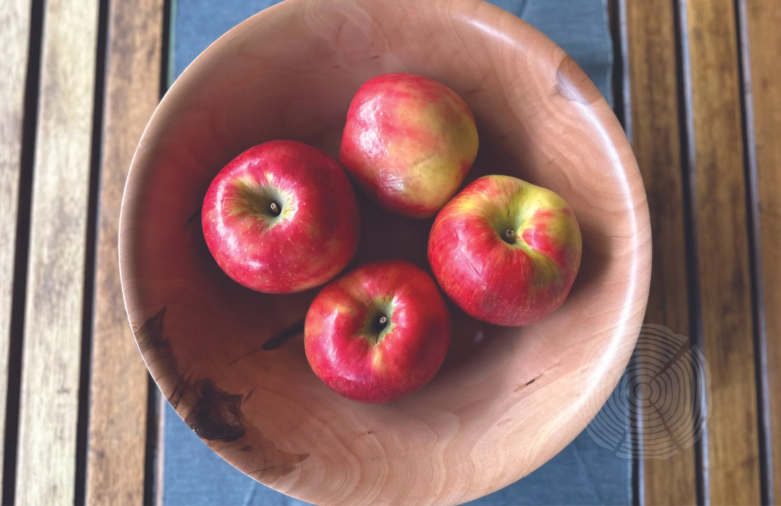 2025.0512-04 Apple.Bowl.Med-Large.VShape-3.jpg