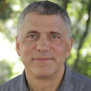 John Temple (Director, Investigative Reporting Program, University of California - Berkeley Graduate School of Journalism) is an award-winning newspaper editor and journalism innovator. He has served as managing editor of the Washington Post and editor and general manager of Honolulu Civil Beat. Under his watch as editor, president and publisher of the Rocky Mountain News from 1998 until it ceased publication in 2009, the newspaper won four Pulitzer prizes.