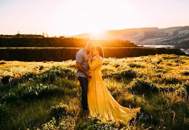 Quarantine checklist: .
.
1) Deep clean the house one too many times. Truly. My house is thanking me for this downtime. Also, can you certify yourself to be a professional house cleaner? Because I might be at that level. ✅ 
2) 8592 at home workouts.