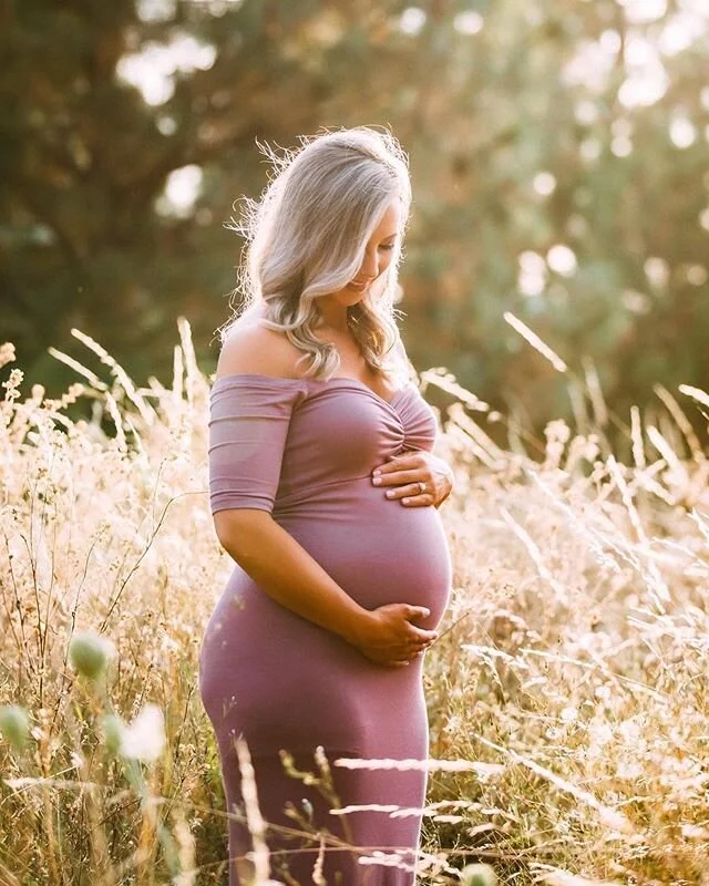 I'm actually in awe of how many beautiful photos I've yet to share from past sessions. In photography, I have 2 specialties. Weddings & Maternity. When I'm not photographing stunning ceremonies, I'm photographing beautiful mamas to be. Scroll for